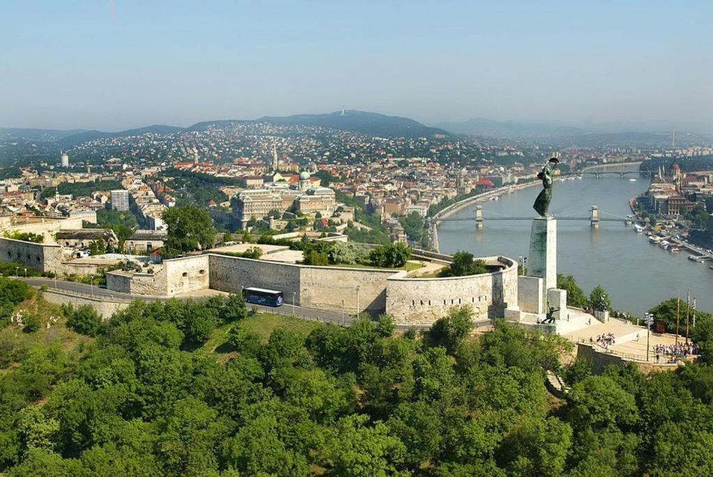 Deak Apartment Budapest Luaran gambar